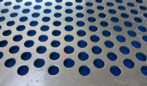 圓孔沖孔網的度(dù)如何保證