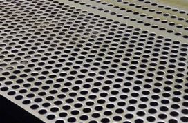 蝕(shí)刻沖孔(kong)網有哪(nǎ)些不同(tóng)方式