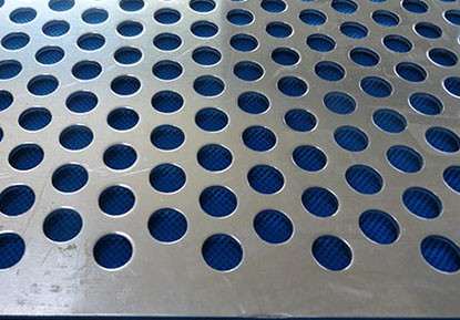 沖(chong)孔網闆被(bei)腐蝕的形(xíng)式有哪些(xie)