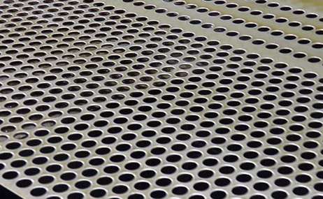 沖(chòng)孔網爲什麽(me)會産生磨損(sun)