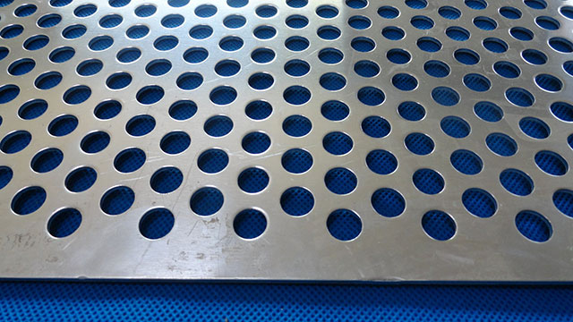 不鏽鋼(gang)沖孔網(wang)價格